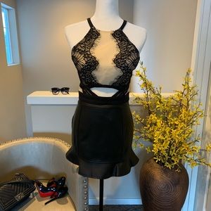 🕶 LAST ONE! Lace Crop Top 👀